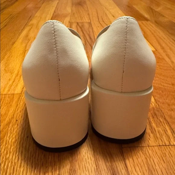 Gucci Women's Blondie Heels with Gold GG 🌟 - Picture 3 of 6